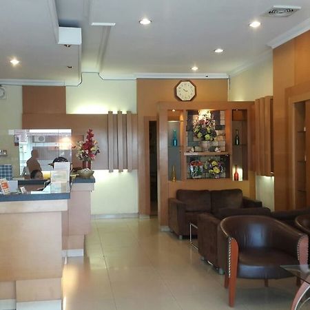 Hotel Harapan Makassar Bagian luar foto