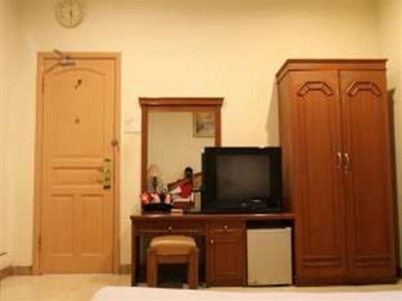 Hotel Harapan Makassar Bagian luar foto